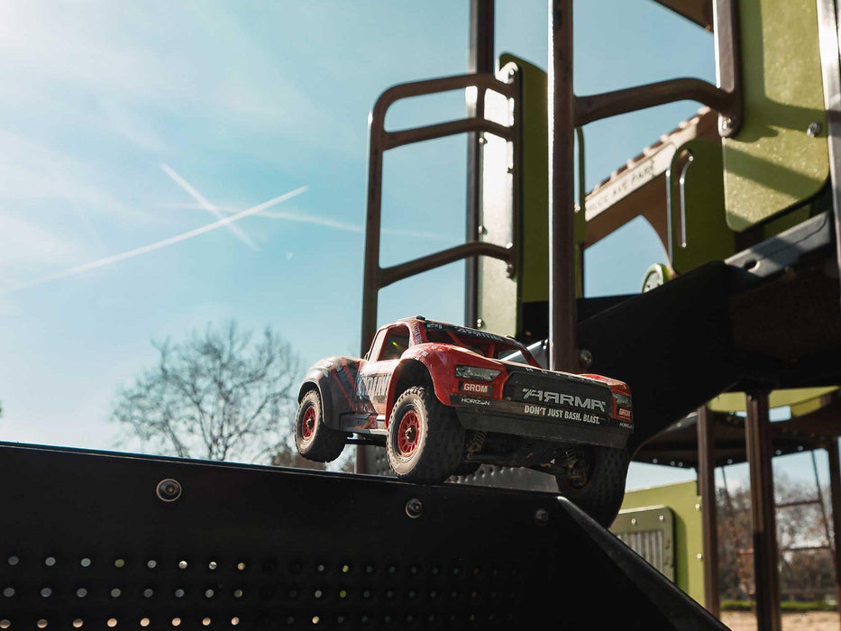 1/18th Mojave Grom Mega 4x4 DT with Battery & Charger - Red *